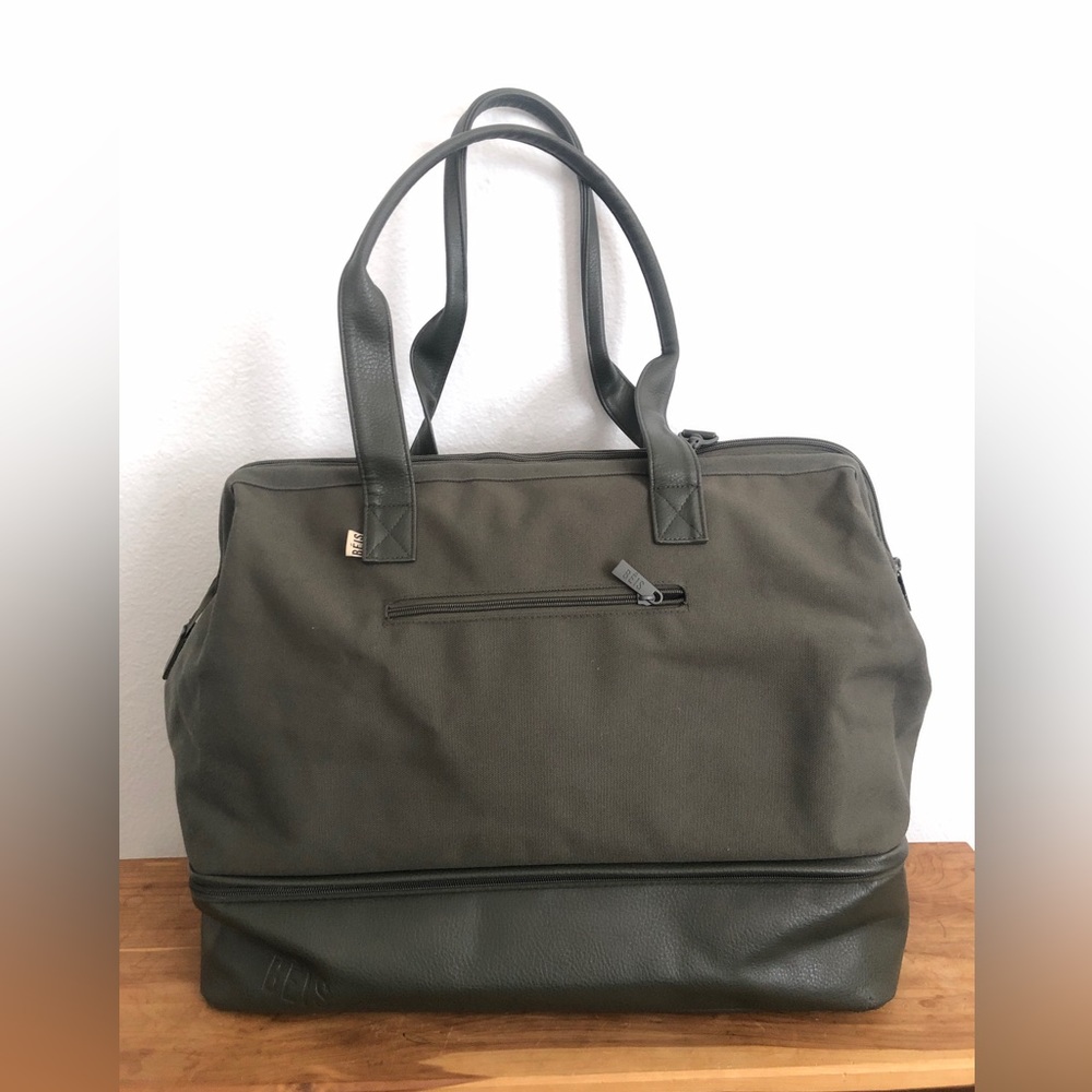 Beis Limited edition Olive green The Weekender Bag